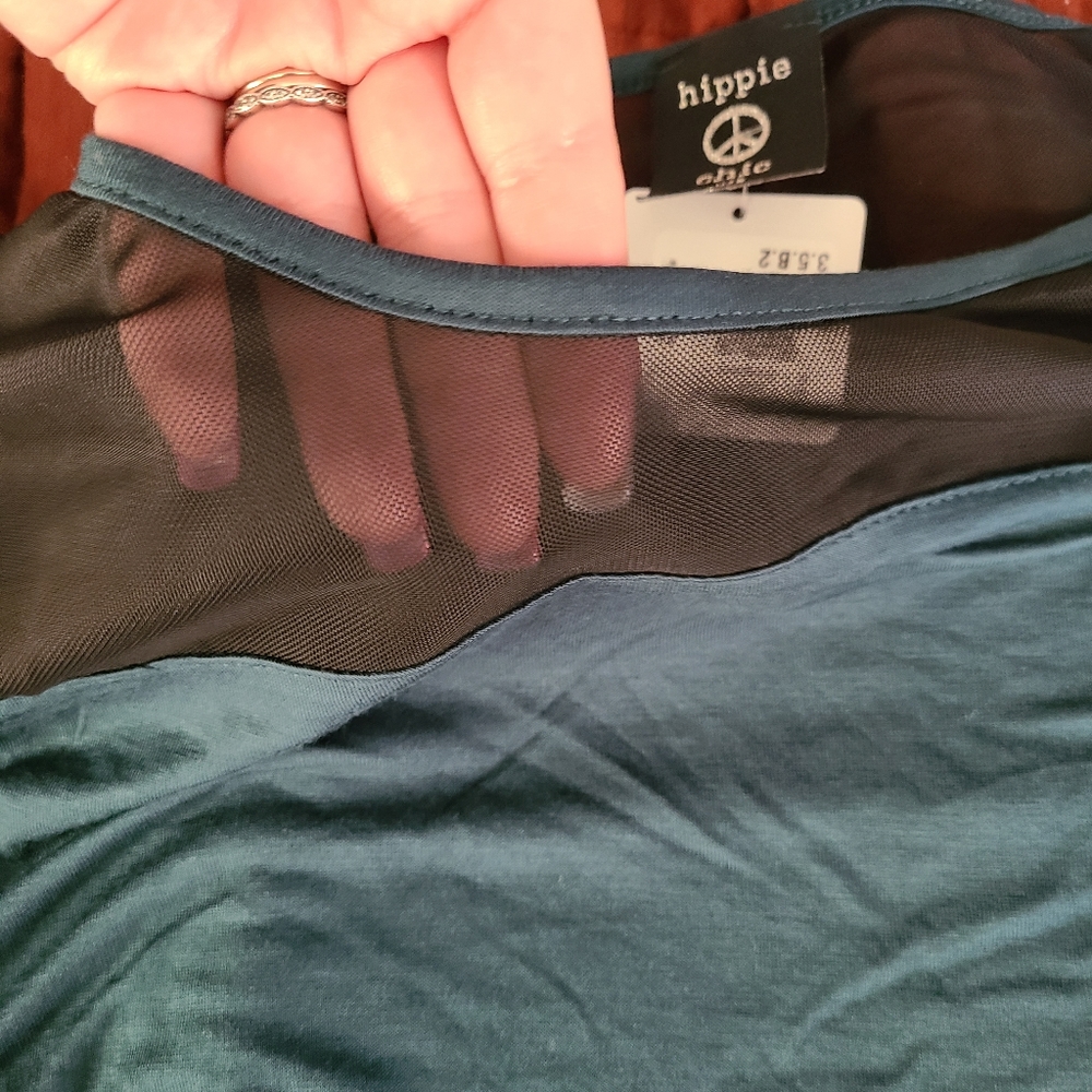 Green quarter sleeve top
